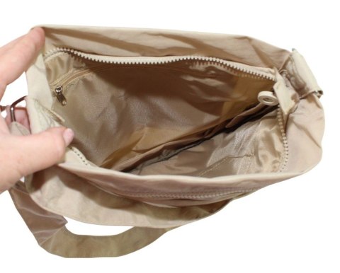 Stylowa Lekka Materiałowa Torba Średnia Kwadrat Listonoszka Na Ramię Bag Street NR 2221 BEŻOWY Stylowa Lekka Materiałowa Torba Średnia Kwadrat Listonoszka Na Ramię Bag Street NR 2221 BEŻOWY