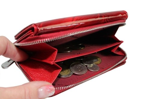 Portfel Damski Skórzany JENNIFER JONES 14cm Suwak I Klapka Skóra Naturalna Lakierowany JJ5245-11 CZERWONY 14,5 x 9 x 3,5 [cm]