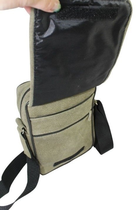 Skórzana Torba Na Ramię Pionowa GRETOS (PL) OLIWKOWA Listonoszka Z Klapką Na Rzep 25 x 18 x 8 [cm]